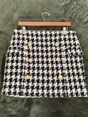Houndstooth Tweed Mini Skirt with Gold Buttons - Black & White